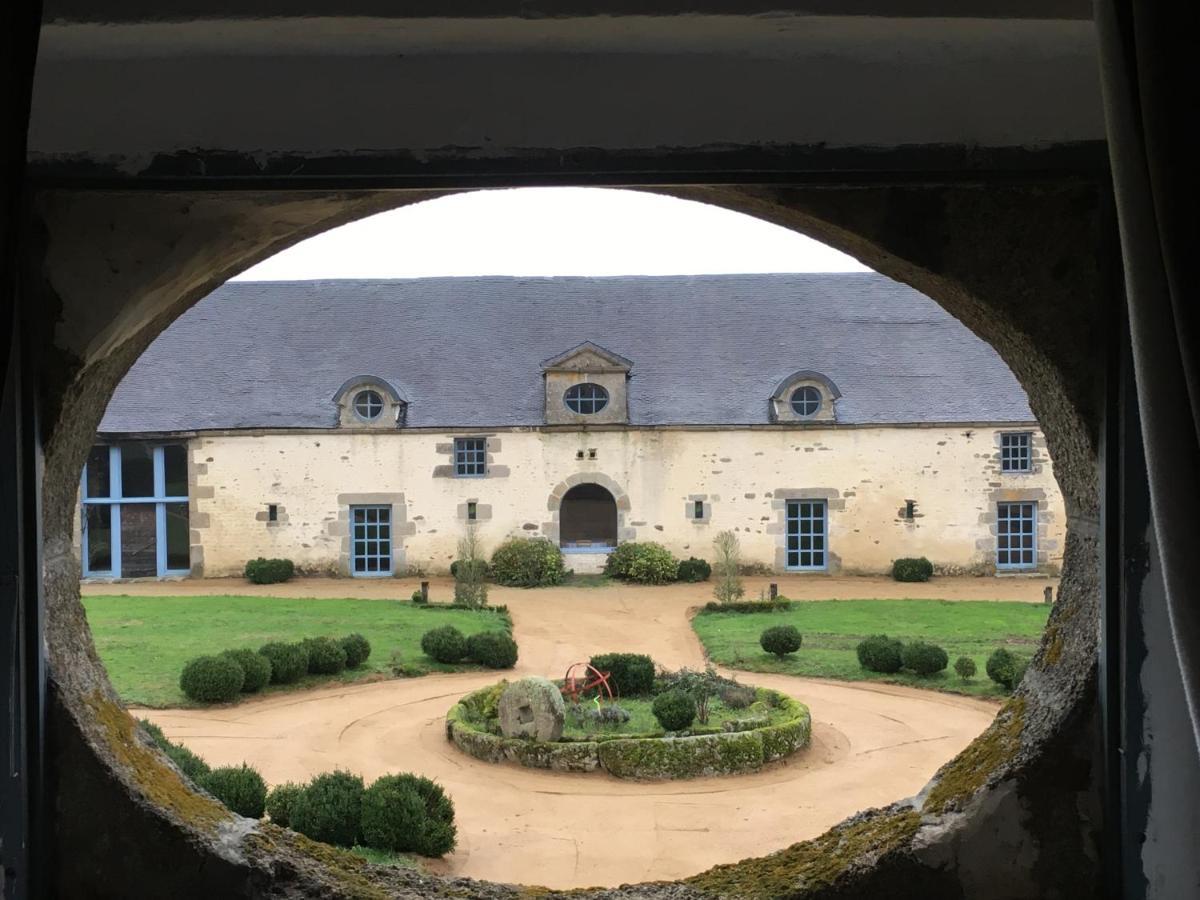 Chateau De La Chasse-Guerre Bed & Breakfast Hardanges Екстериор снимка