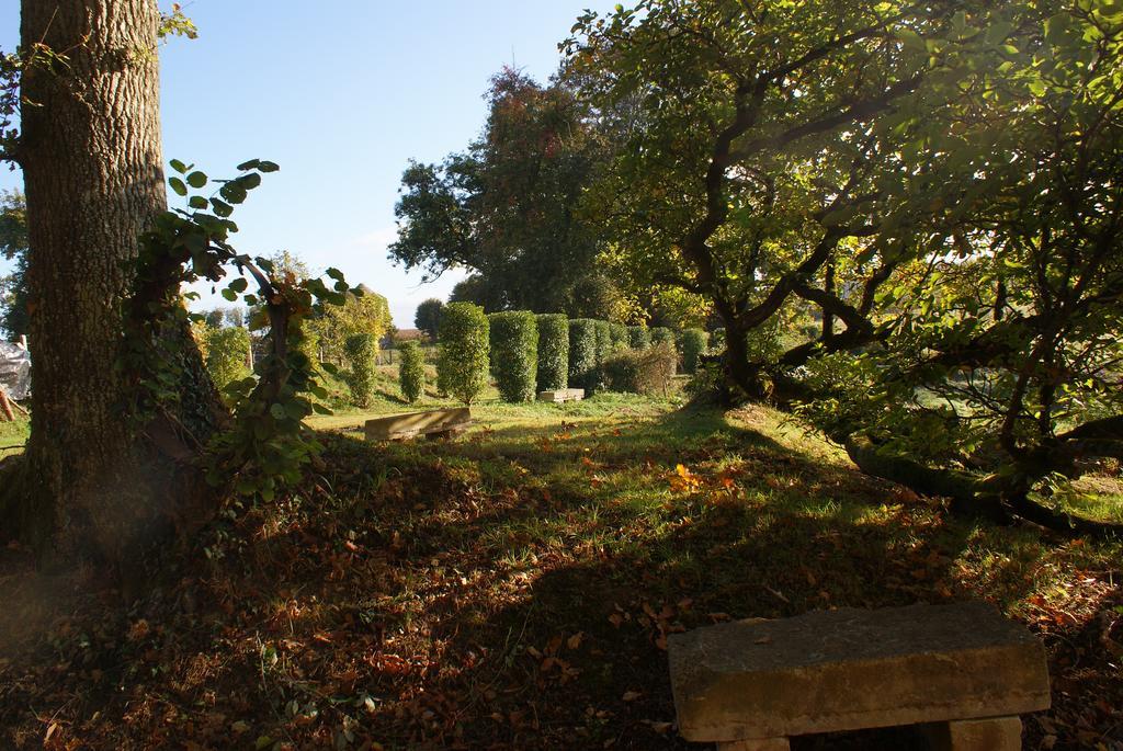 Chateau De La Chasse-Guerre Bed & Breakfast Hardanges Екстериор снимка