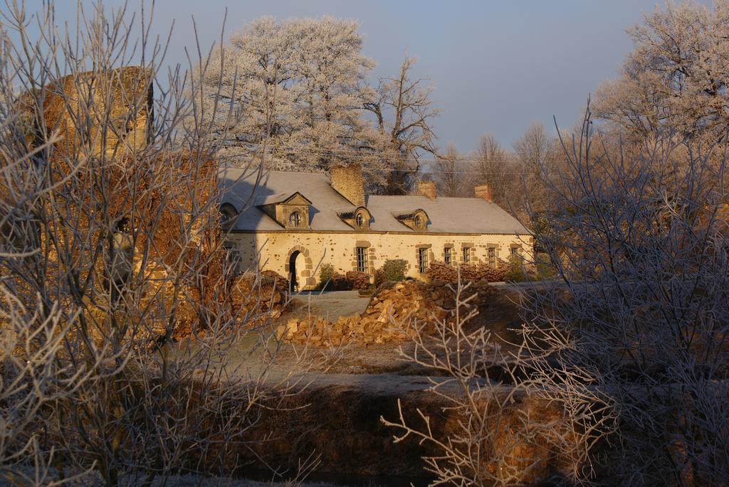 Chateau De La Chasse-Guerre Bed & Breakfast Hardanges Екстериор снимка