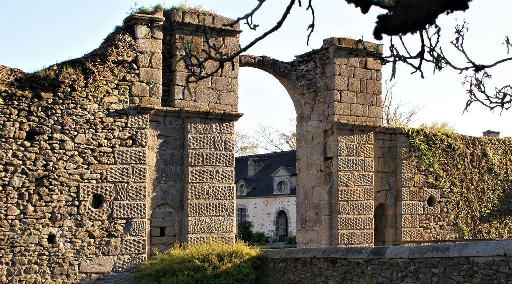Chateau De La Chasse-Guerre Bed & Breakfast Hardanges Екстериор снимка
