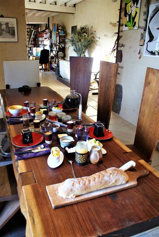Chateau De La Chasse-Guerre Bed & Breakfast Hardanges Екстериор снимка