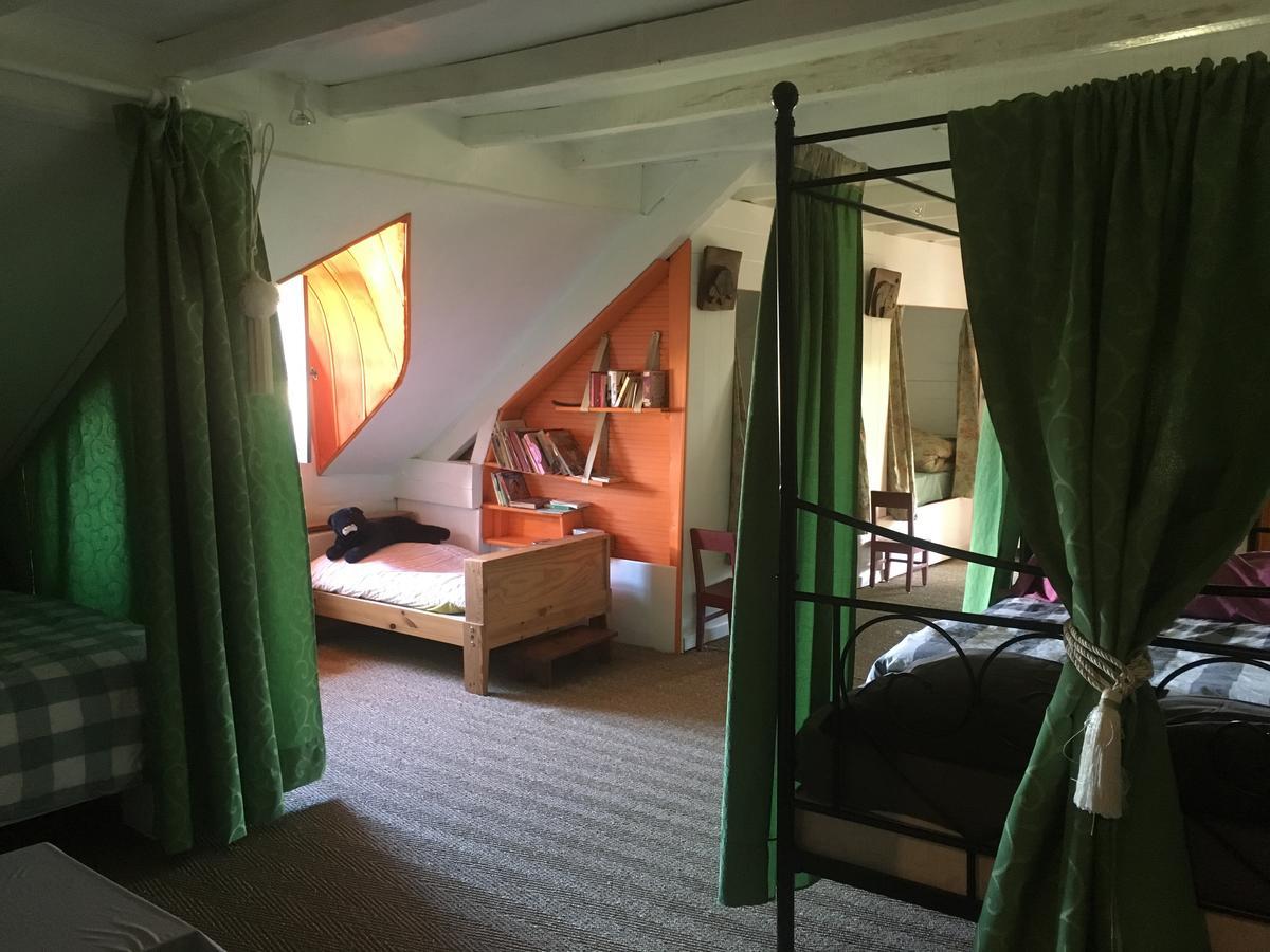 Chateau De La Chasse-Guerre Bed & Breakfast Hardanges Екстериор снимка