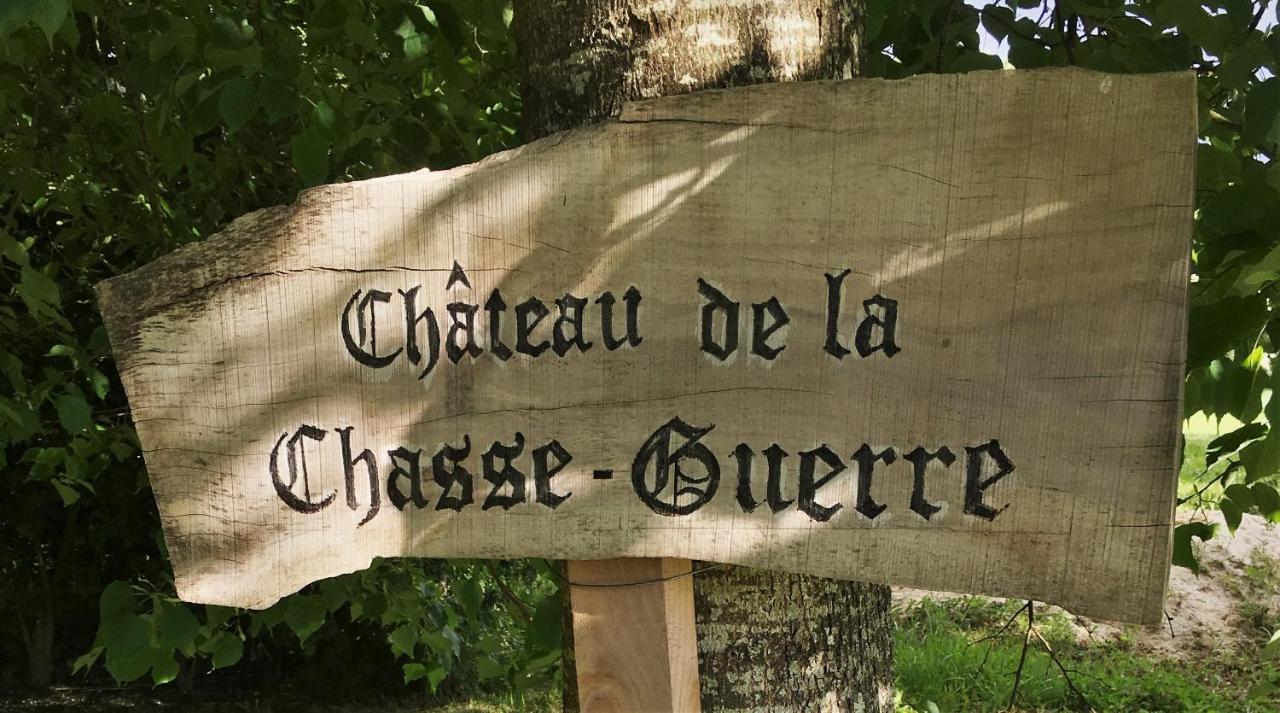Chateau De La Chasse-Guerre Bed & Breakfast Hardanges Екстериор снимка