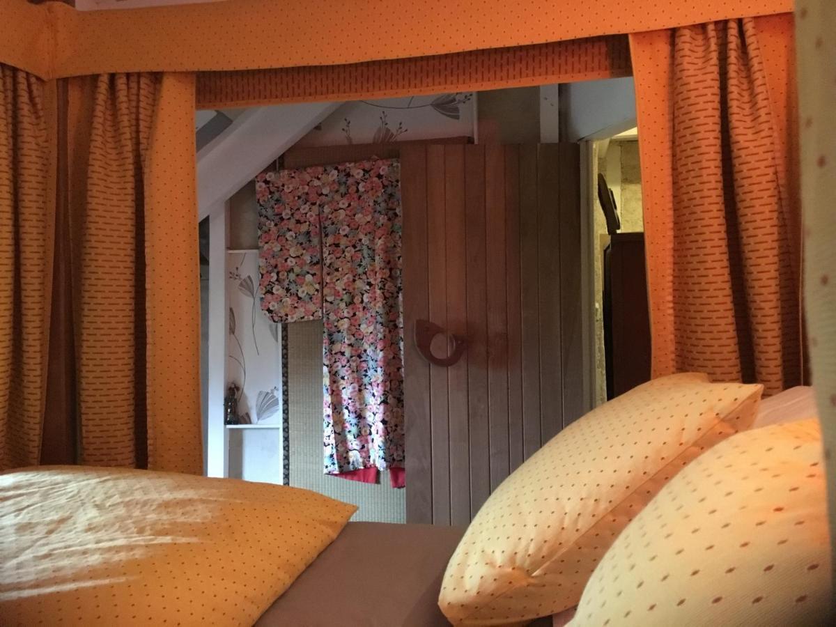 Chateau De La Chasse-Guerre Bed & Breakfast Hardanges Екстериор снимка